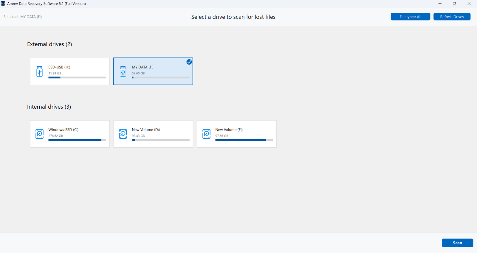 Select a camera card, USB device, or drive in Amrev Data Recovery
